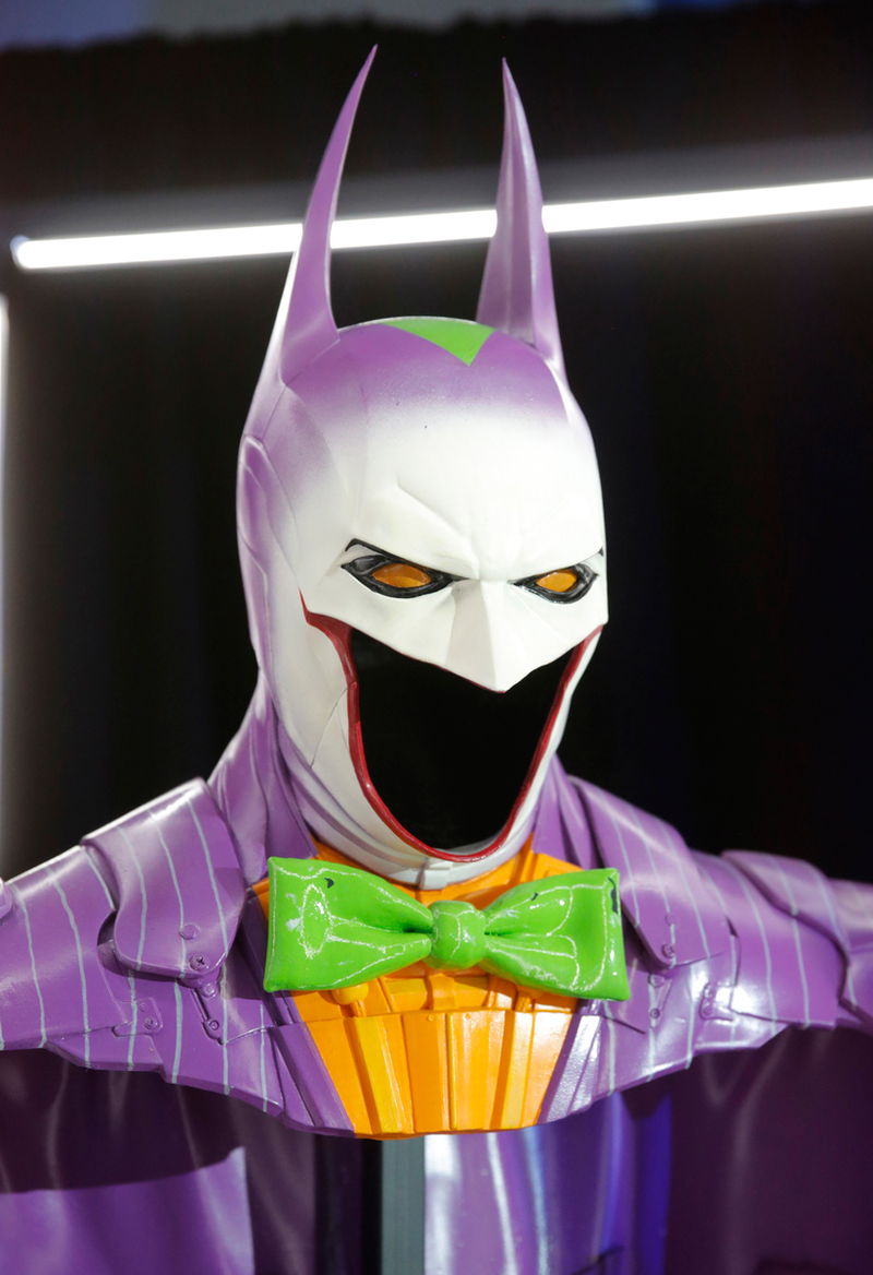 Illustration for article titled Batman Gets Weird When Artists Redesign His Cape and Cowl